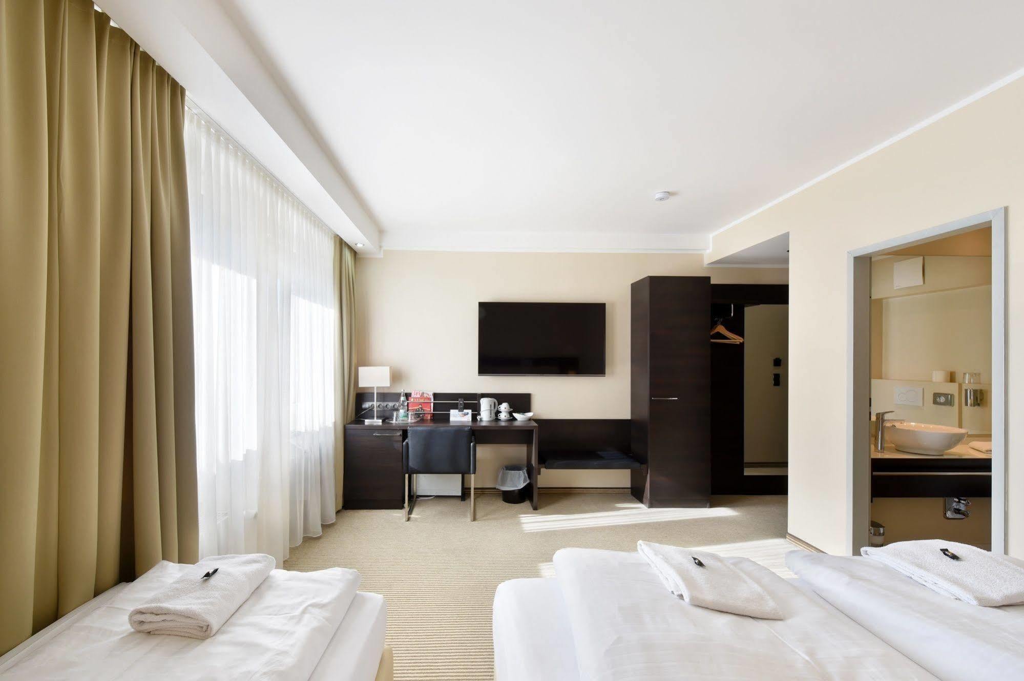 קרלסרוהה Zi Hotel מראה חיצוני תמונה